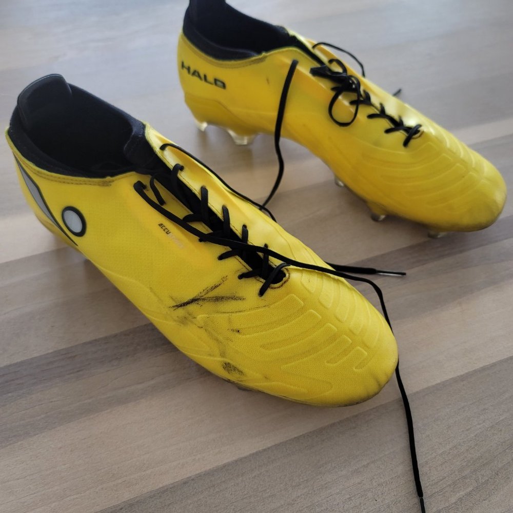 Men's Concave Halo Soccer Cleats Size 9 (fits like 9.5/10) - Picture 2 of 5